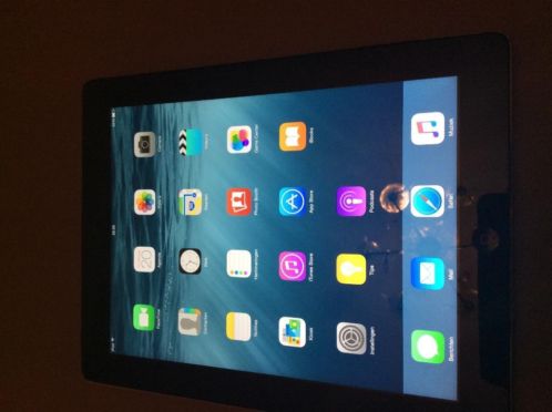 iPAD 4 - APPLE - 16GB - WiFi - OPLADER - ZGAN - KRASVRIJ 