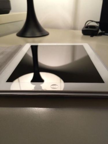 iPad 4 Retina 16GB Wifi Wit  iPad Smart Case Als Nieuw 