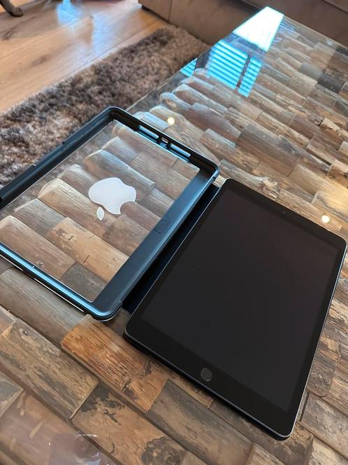 Ipad 64 GB 2021 met beschermhoes