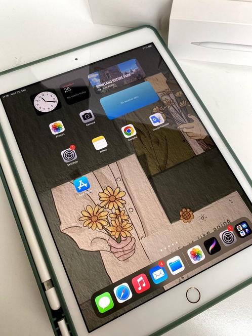 iPad 7th Generation 128GB (10.2) in Ideal Conditionpencil