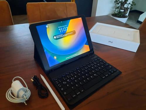 Ipad 9th Generation 2021 (almost new) with extras
