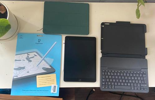 iPad 9th generation 64GB, silver  Apple Pen  Logitech case