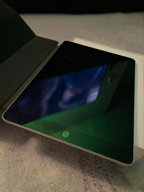 iPad 9th Generation (WiFi) zilver met originele smartcover