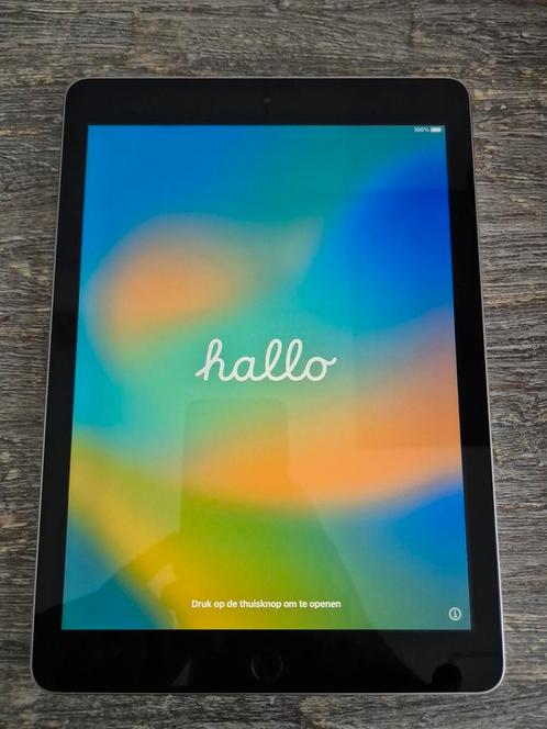 iPad A1822 (5th Generation - 32GB)