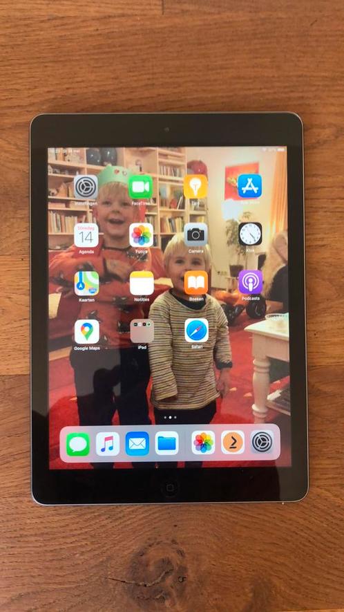 iPad Air  16GB  Space Grey