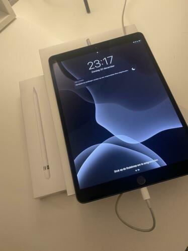 IPad Air 2019 64gb Space grey  Apple Pencil