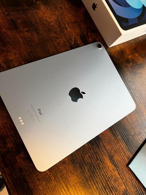 Ipad Air 2020 64GB incl beschermhoes  screenprotector