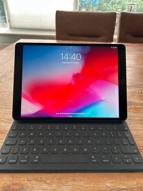 iPad Air 3de generatie (2019) (64gb) plus Apple toetsenbord