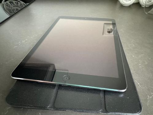 iPad Air Wifi 2013 inclusief beschermhoes amp oplader