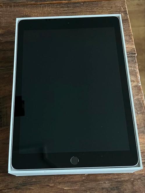 iPad (Apple 6th Generation 128 GB) Wi-Fi