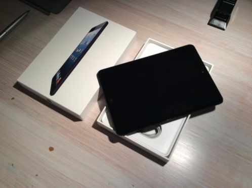iPad mini 1 64GB zwart WiFi amp 3G en case met toetsenbord