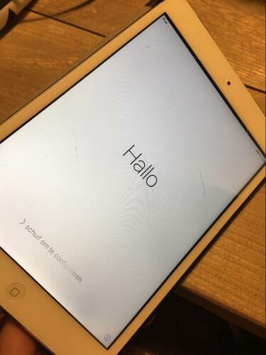 iPad mini 1 gebarsten scherm MOET WEG 40,-