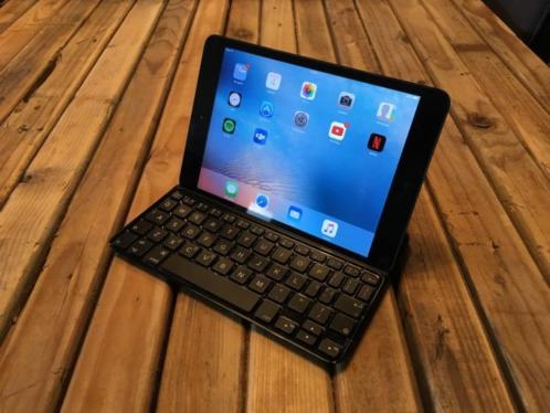 Ipad Mini 16GB WiFi incl Logitech Bluetooth Keyboard