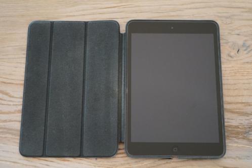 iPad mini 2 (Retina) 32 GB Space Grey incl. Apple Smart Case