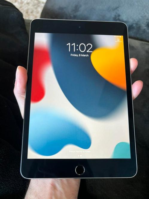 iPad Mini 4 te koop met mooie zwarte cover