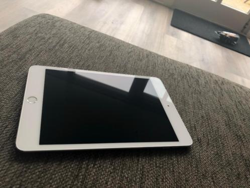iPad mini 4 wit
