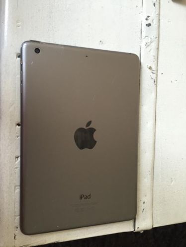 iPad mini met barst in de hoek