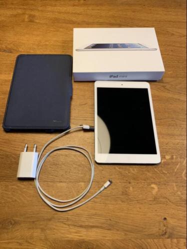 Ipad Mini wit 16GB  lader  doos en beschermhoes -ALS NIEUW