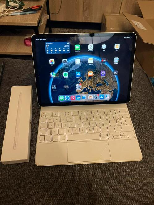 iPad Pro 11 (M1)  Smart Keyboard  Apple Pencil