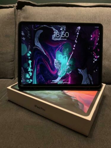 iPad Pro 12.9 2020 128gb met doos en hoes