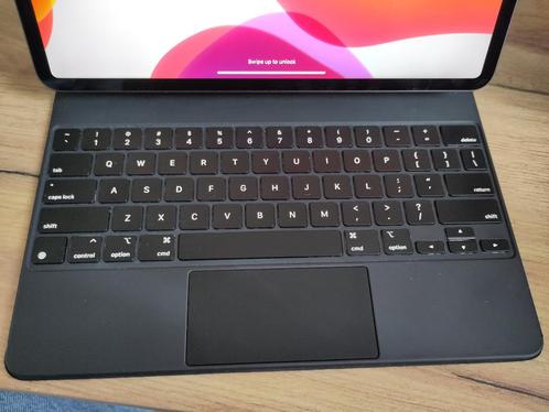 iPad Pro 12.9 4th Gen  Magic Keyboard