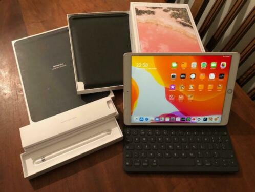 iPad pro met apple pen, toetsenbord en leather sleeve