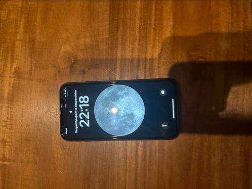 iPhone 11 64G zwart. Met hoesje en lader