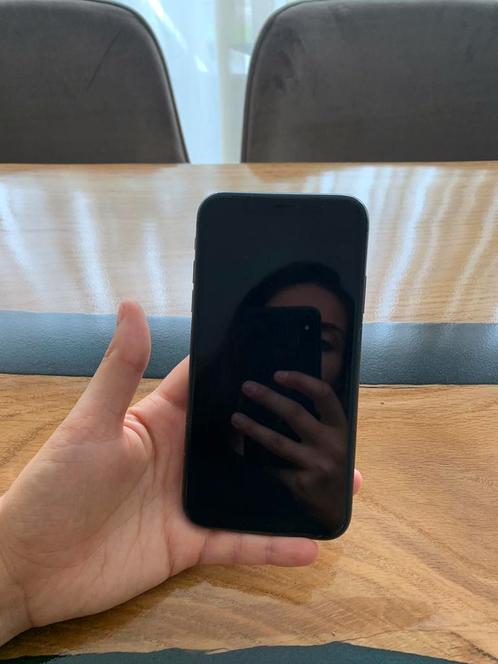 iPhone 11 black