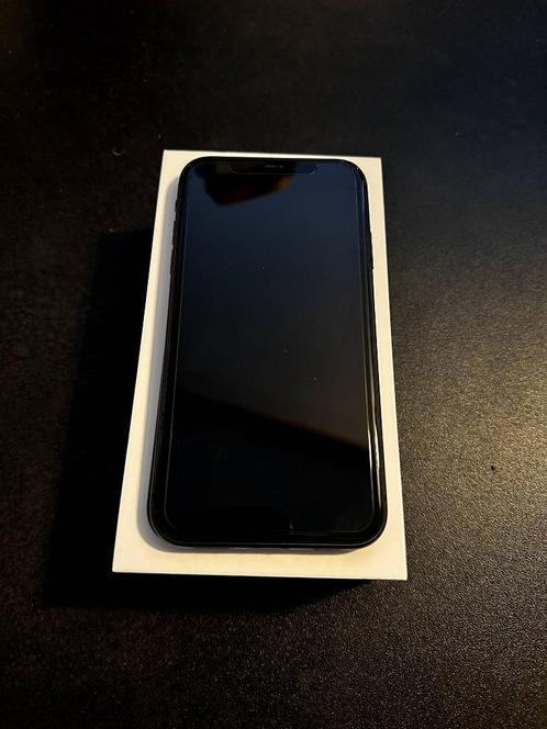 iPhone 11, black, 64GB  screenprotector, hoesje en carmount