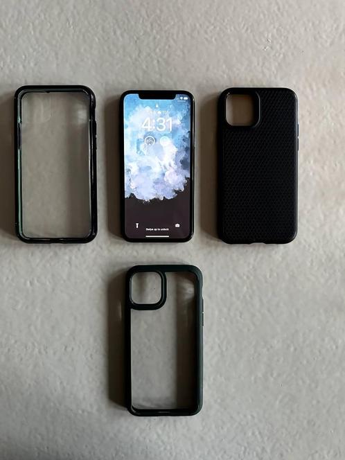 iPhone 11 Pro Green - Perfect condition w 3 cases