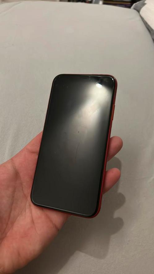 Iphone 11 red
