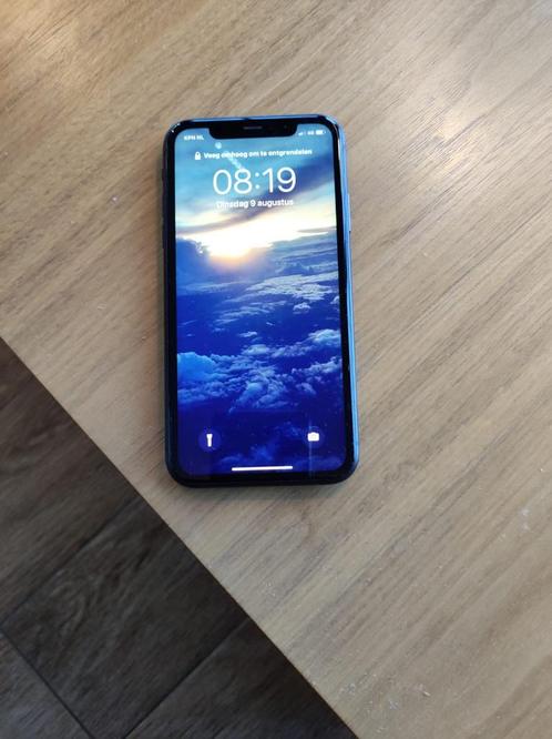 iPhone 11 zo goed als nieuw 64GB met doos en lader