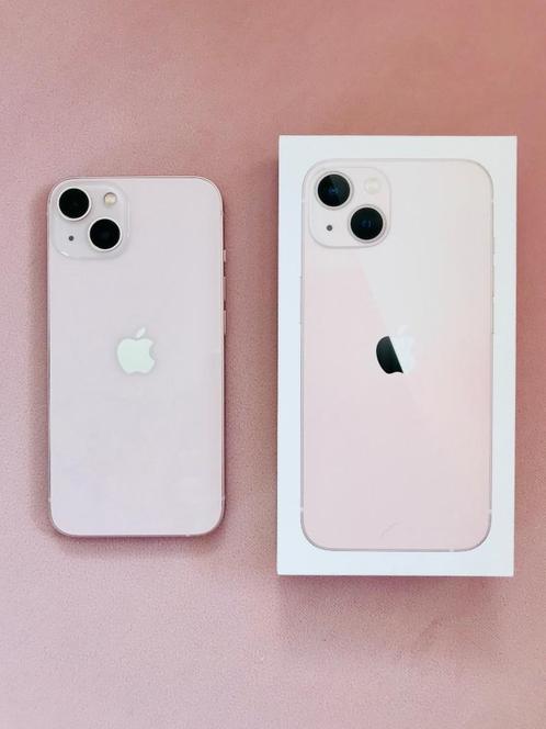 Iphone 13 128gb roze (inclusief 4 hoesjes)