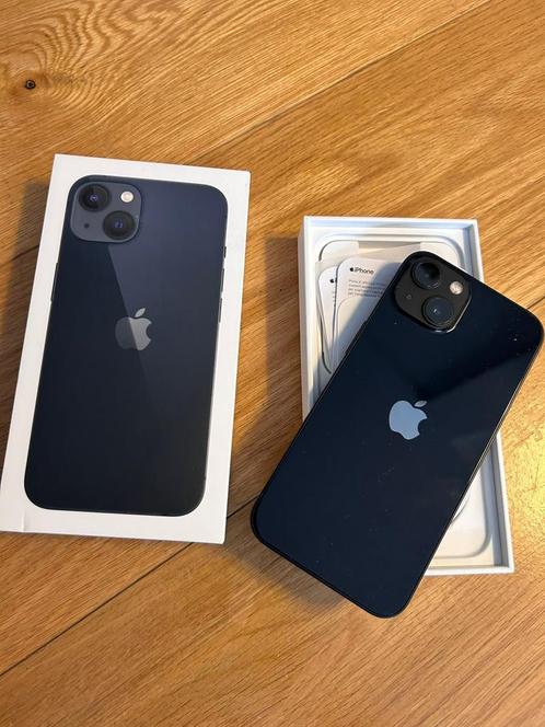 iPhone 13 256GB, inclusief kabel en accessoires