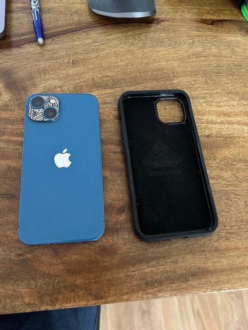 Iphone 13 Blauw (128 gb)  Dbrand case en oplaadkabel