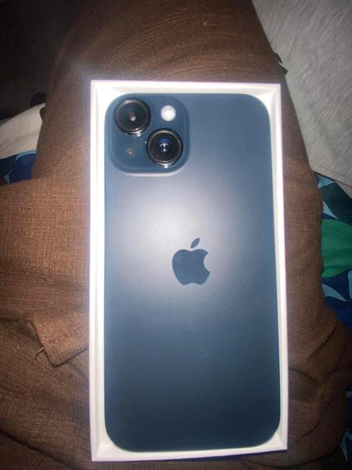 iPhone 15 donker blauw