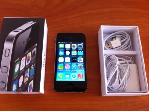 iPhone 4 met 16gb geheugen en doos met accessoires te koop..