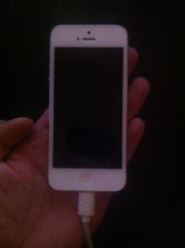 iPhone 5  ONDERDELEN MISSEND  WIT 16GB  NIEUW SCHERM