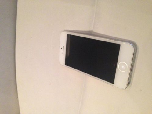  iPhone 5 Wit zeer goede staat (iCloud locked) RAM 32