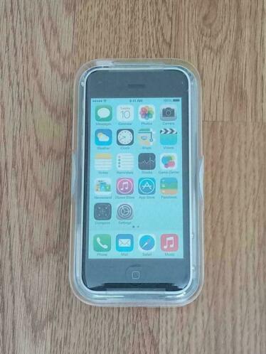 IPhone 5c witte 8GB werkt prima met oplader.