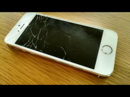 iPhone 5S 16 GB met weinig schade iPhone 5 met barst