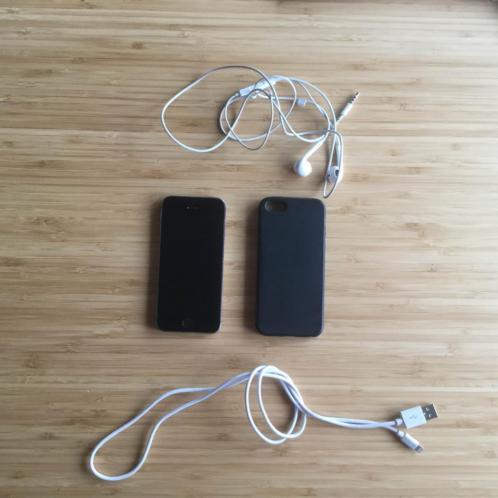 Iphone 5s 16GB - Met doos, oortjes, hoesje en oplader 