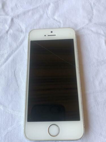 Iphone 5s silver, 16 GB  3 hoesjes