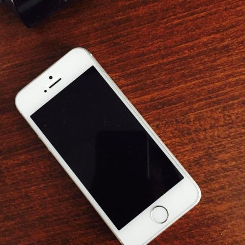 iPhone 5S zilverwit  16 GB  accessoires en doos aanwezig