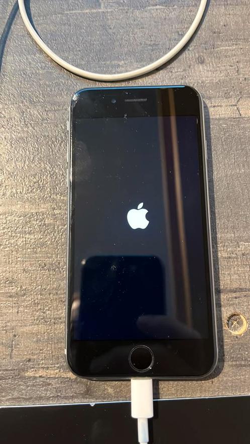 iPhone 6s 64Gb met hele kleine schade linksboven