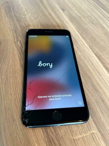 iPhone 7 PLUS ZWART 128 GB  (beschadigd scherm)