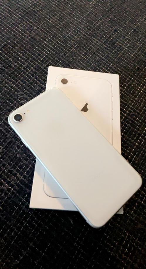 iPhone 8 white