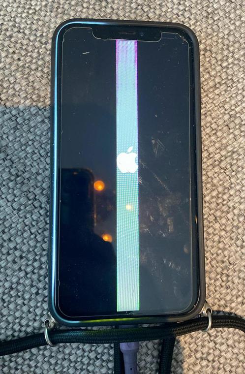 iPhone met kapot scherm (zie fotos)