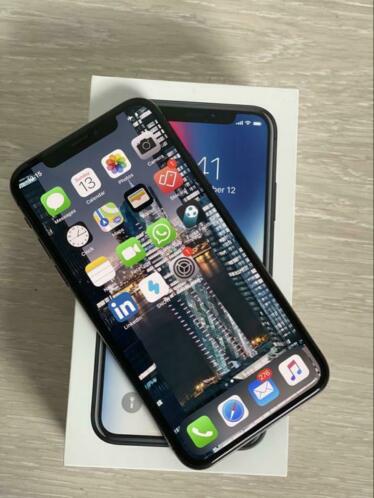 iPhone X Space Gray 256 GB incl 2 silicone cases