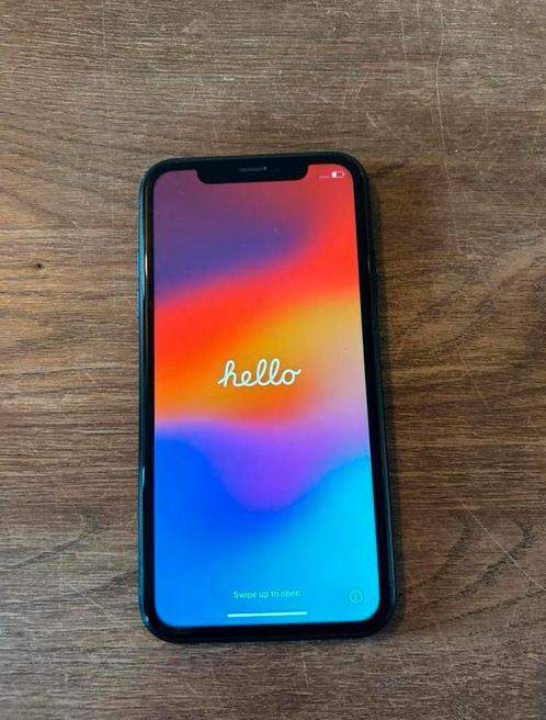 iPhone XR 64 GB met hoesjes en glass screen protector